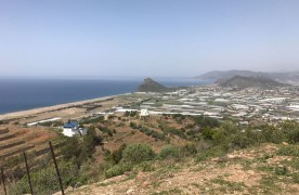 Antalya Gazipaşa'da deniz ve dağ manzaralı satılık arsa.