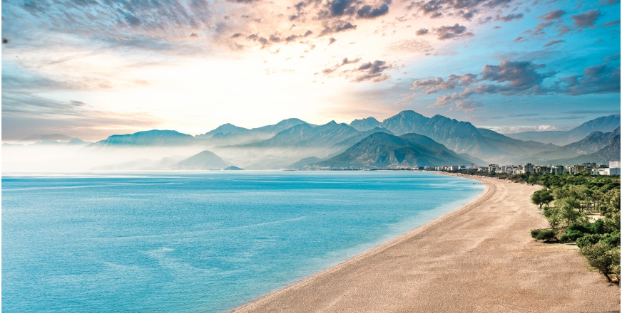 Antalya'nın En İyi Plajlarından Konyaaltı Plajı